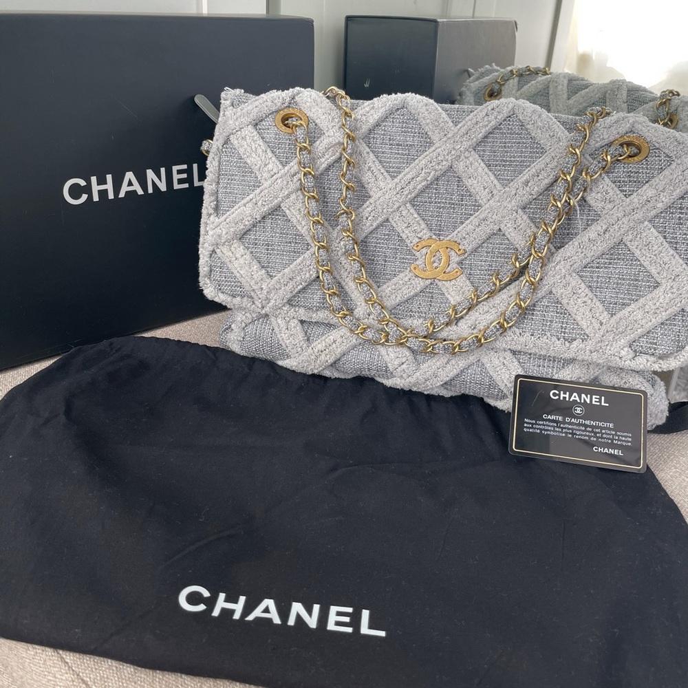 ❌SOLD❌ Authentic Chanel tweed flap bag